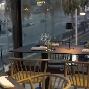 Hotel Petit